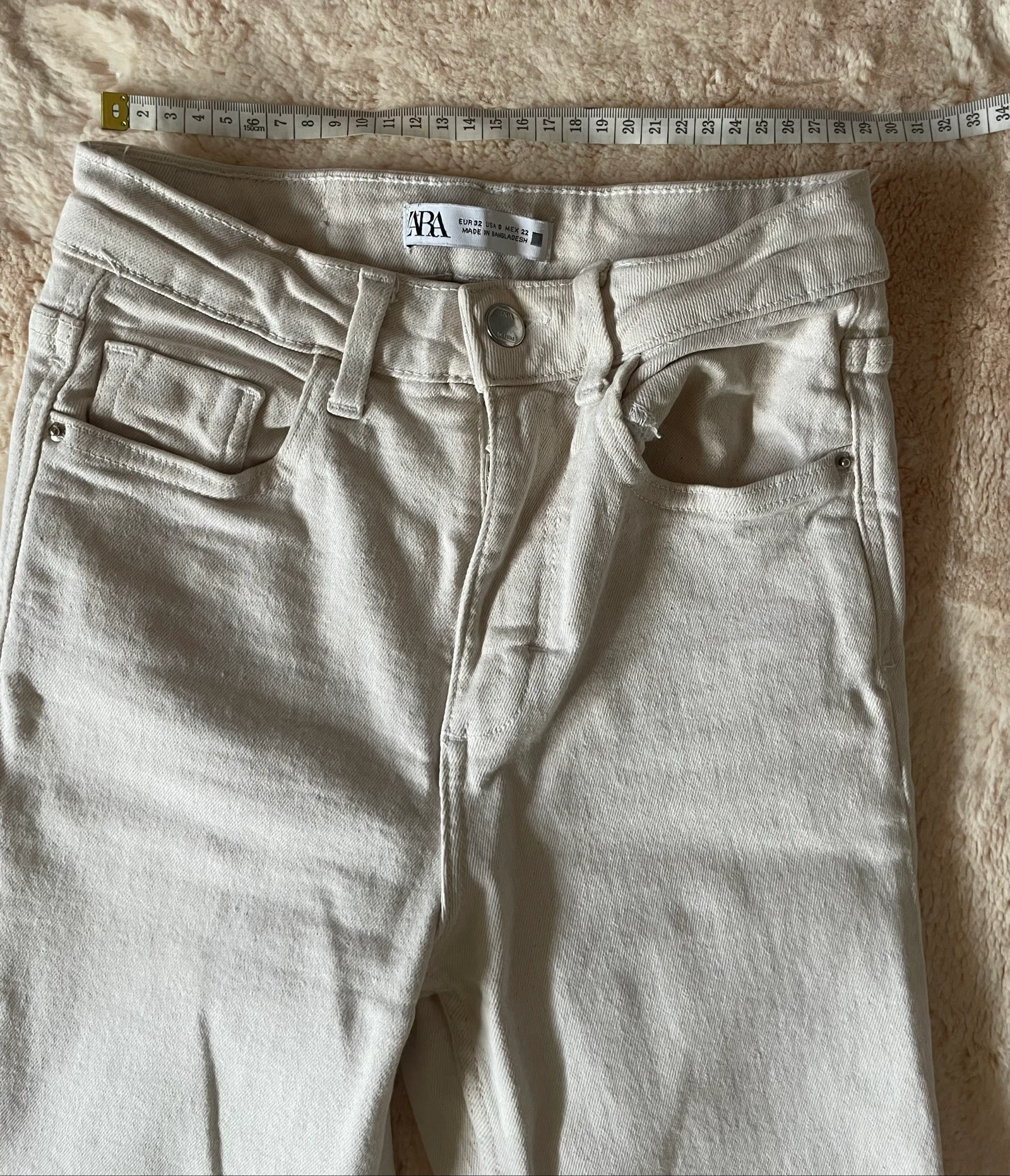Jeans flare Zara bege baixo desfiados – photo 5